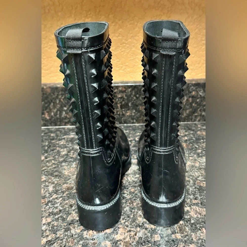 WOMEN'S CAPELLI NEW YORK SINY STUDDED RAIN BOOTS Size 6